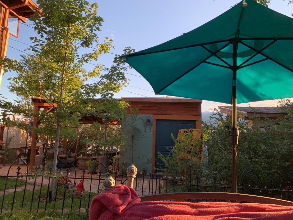 Mystic Portal 420 Guesthouse Colorado Springs Exterior foto