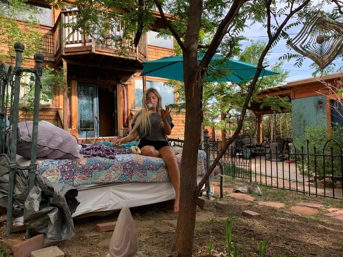 Mystic Portal 420 Guesthouse Colorado Springs Exterior foto